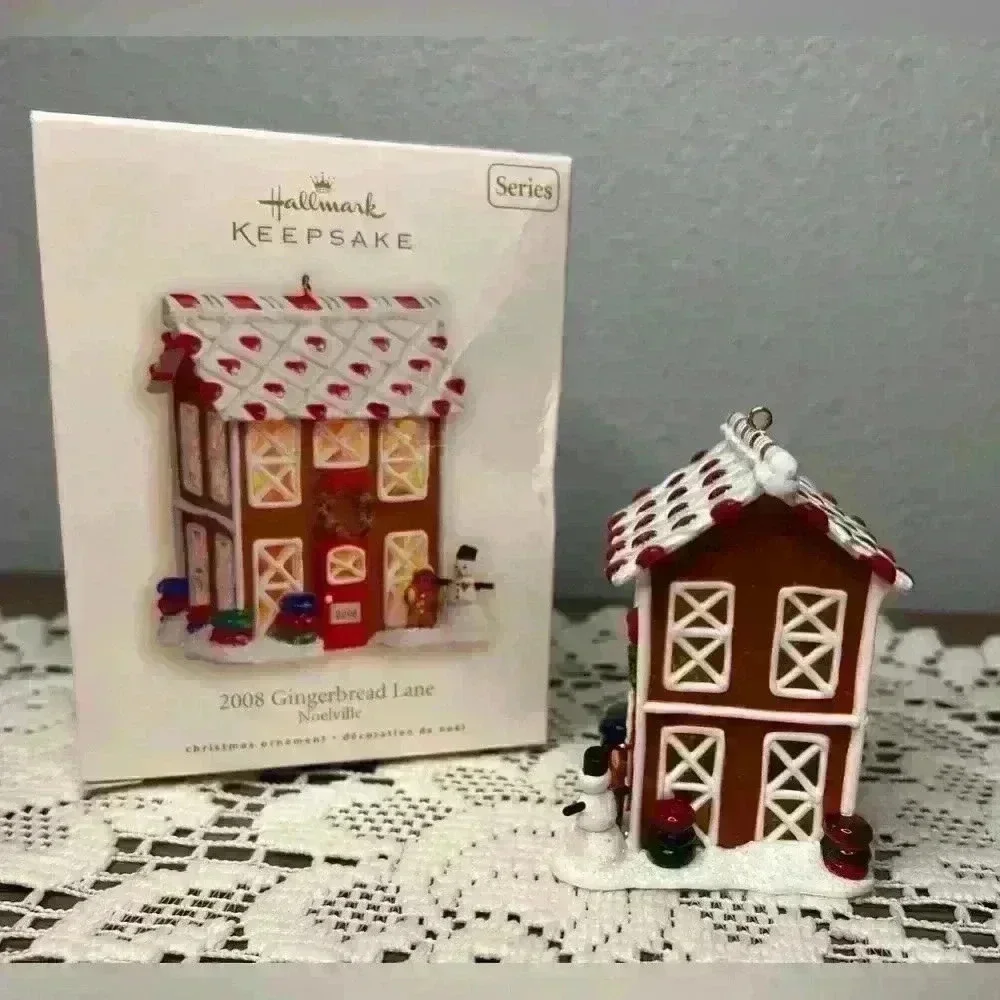 Hallmark 2008 Gingerbread Lane- “Noelville” 3rd in series Christmas Ornament NEW